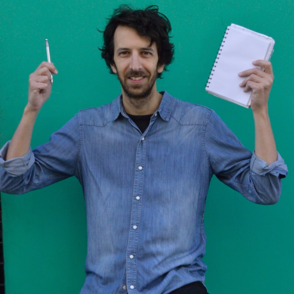 Lisandro Panelas: Actor, dramaturgo, docente y director de la sala Moscú.